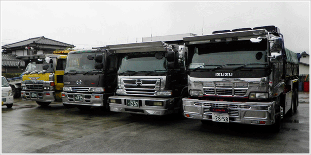 産業廃棄物運搬車